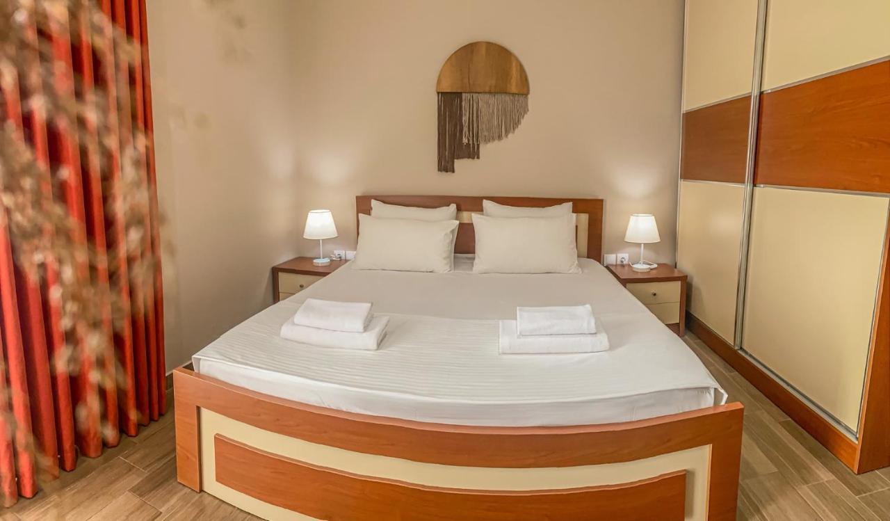 Aljur Hotel Himarë Eksteriør billede