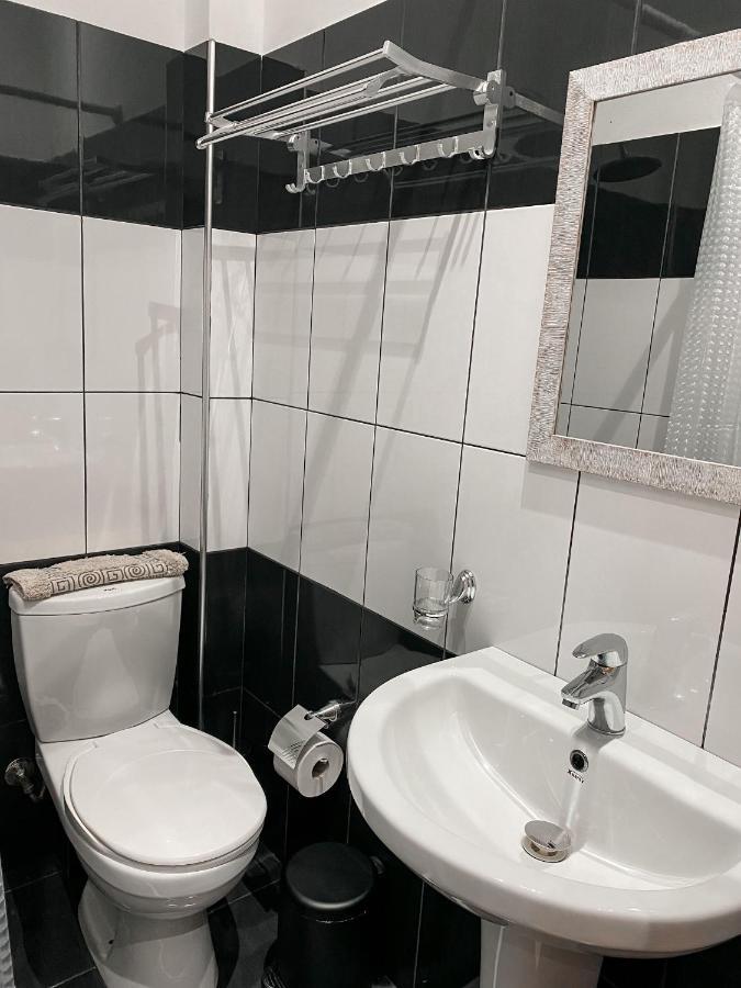 Aljur Hotel Himarë Eksteriør billede