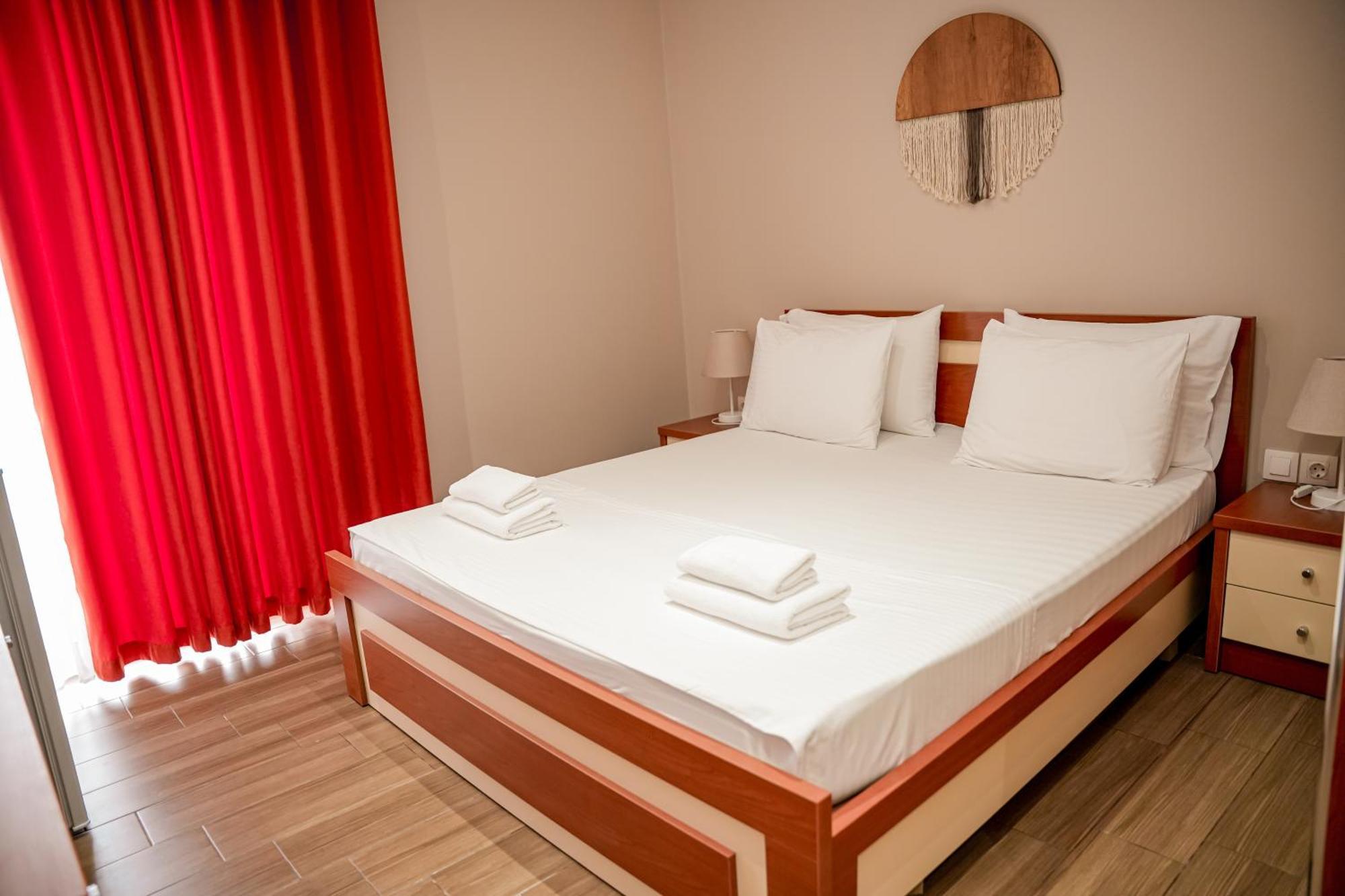 Aljur Hotel Himarë Eksteriør billede